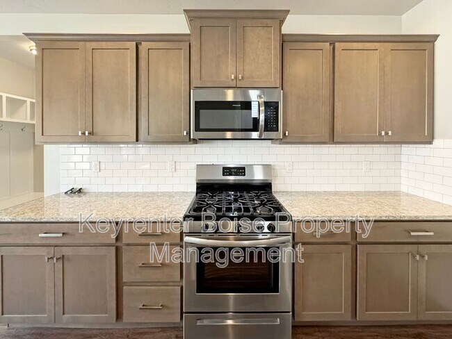 Building Photo - 2466 E Stella Dr