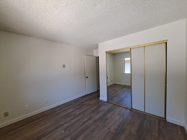 Building Photo - 2635 Sextant Ave