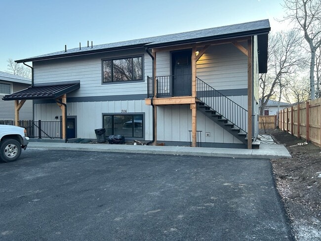 Building Photo - 2Br 2Full Baths and 2 walk in closets-privacy and space. Move in special $500 off first full mont...