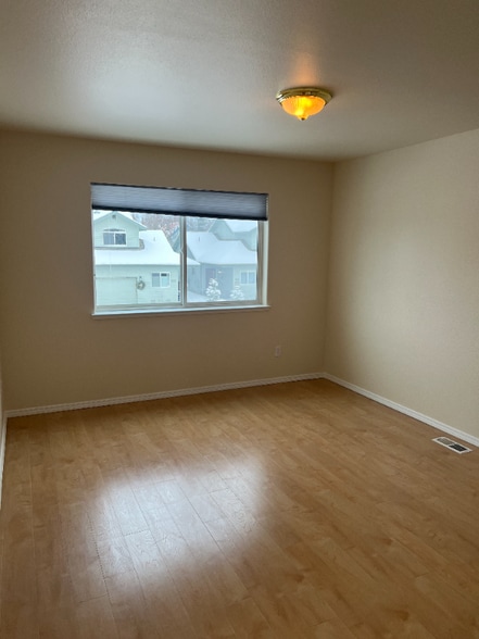 Building Photo - 4766 Grumman St