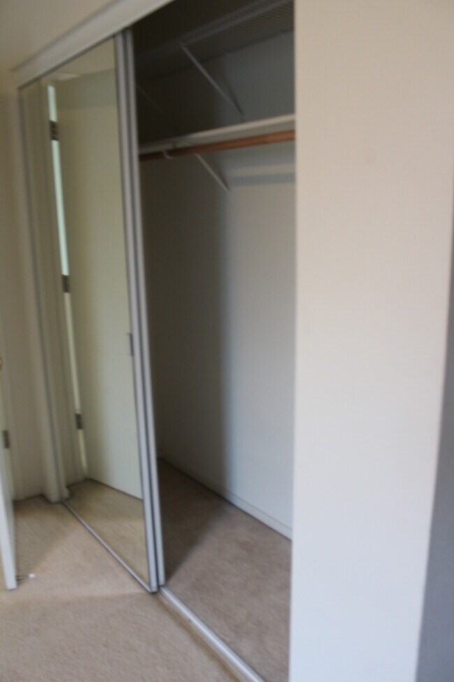 Building Photo - 4910 Hibernia Dr