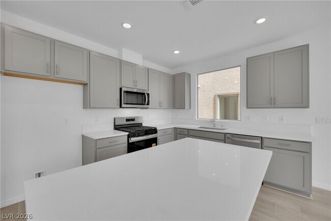 Building Photo - 5925 Obsidian Sky Ave