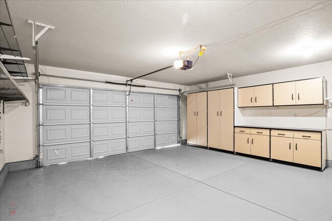 Building Photo - Lovely 3 Bedroom/2 Bath Home Located in Lodi Ca