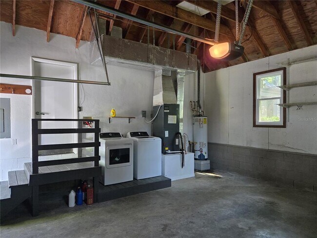 Building Photo - 8502 SW 52 Pl