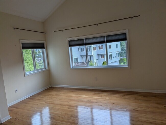 Building Photo - 431 America Blvd