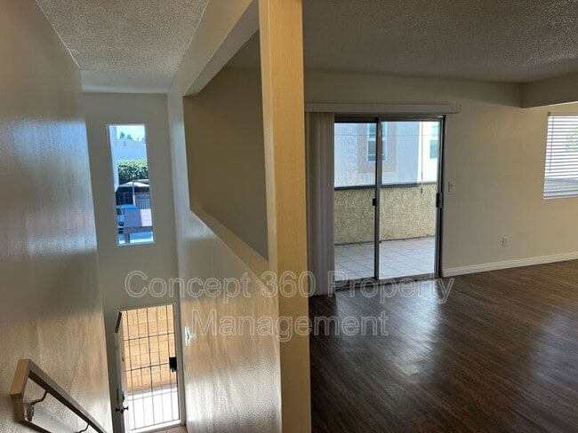 Building Photo - 4087 Farquhar Ave