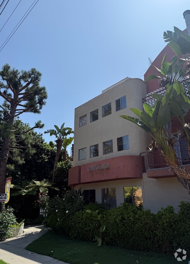 Building Photo - HSK
