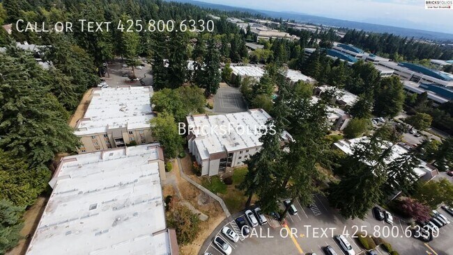 Building Photo - 14620 NE 32nd St