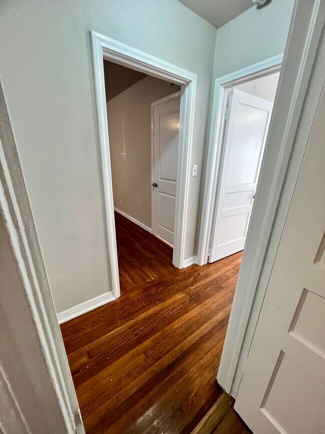 Building Photo - Historic District, Monticello Park