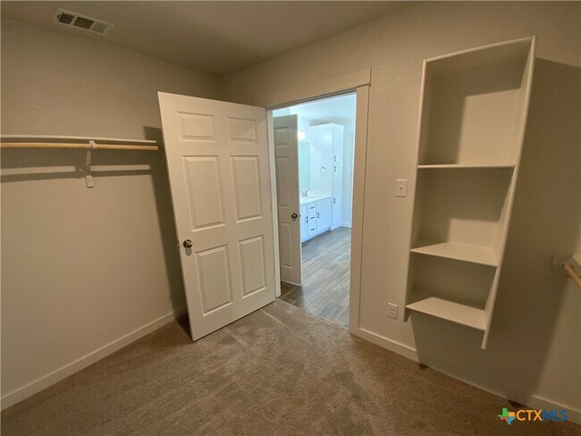 Building Photo - 1511 Fiddle Wood Wy