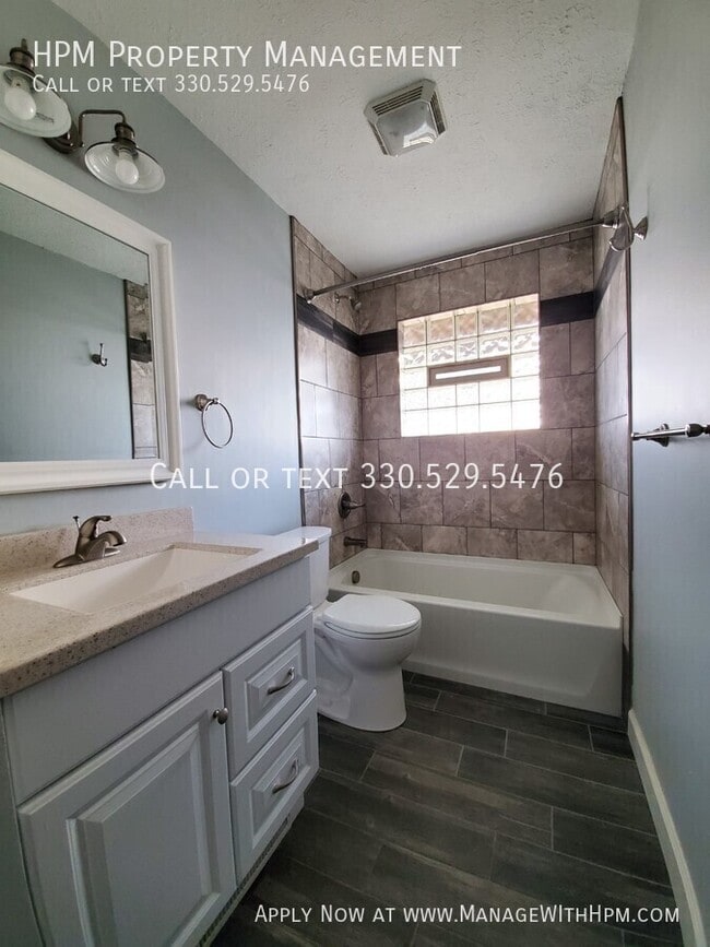 Building Photo - 2513 Zircon St NE