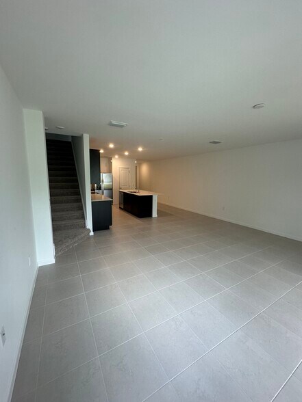 Building Photo - 27865 Solis Grande Dr