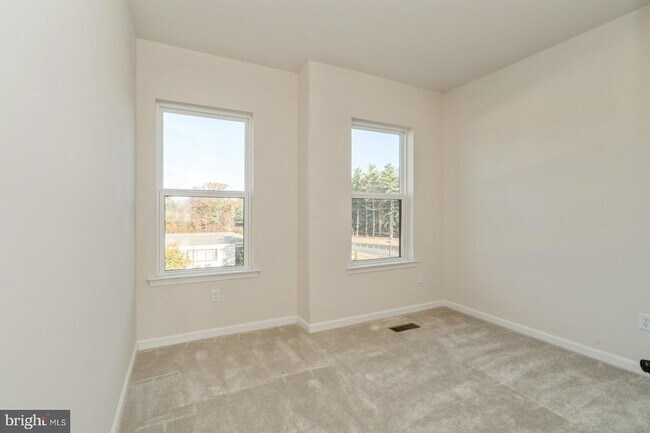 Building Photo - 103 Vaughn Dr Ext