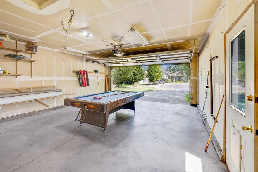 Building Photo - 2416 S Tiger Lily Dr