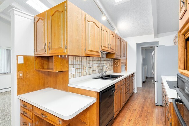 Building Photo - 850 W Chenango Ave