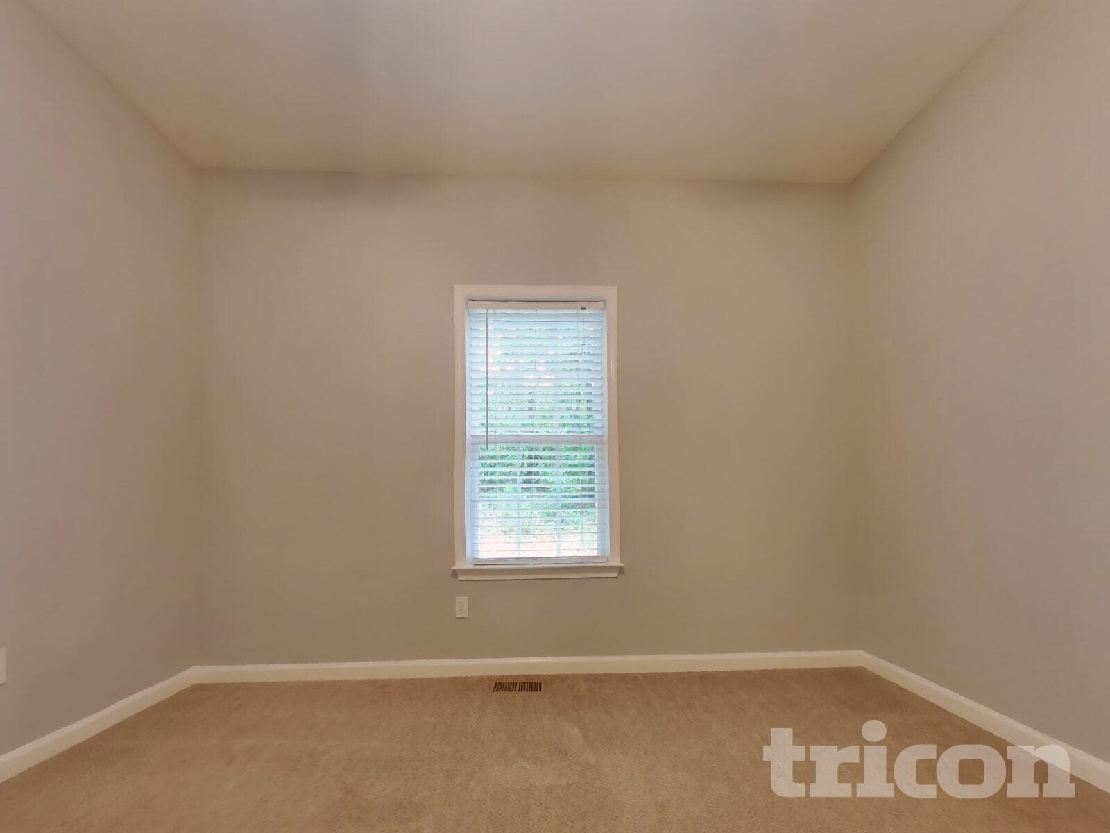 Building Photo - 3029 Lakeview Pkwy