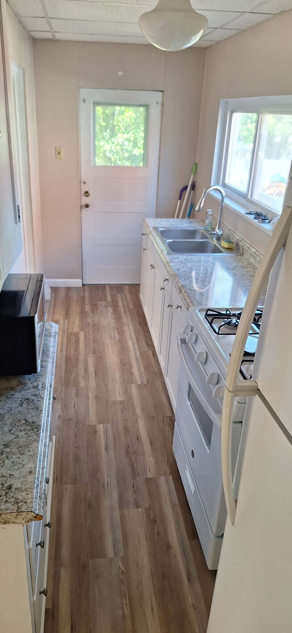 Kitchen - 635 5th St