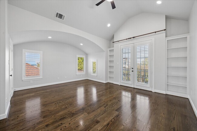 Building Photo - 709 Herkimer St