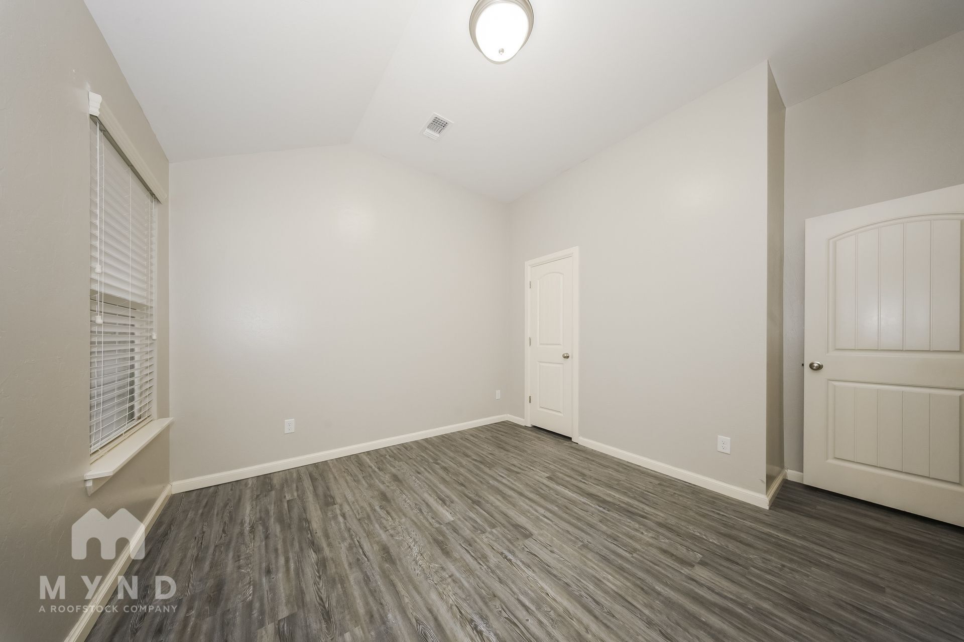 Building Photo - 1013 Merlin Dr