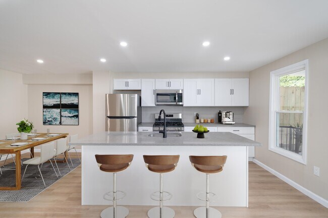 Building Photo - 171 VAN HORNE St