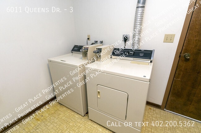 Building Photo - 6011 Queens Dr