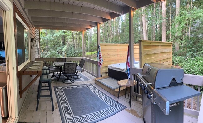 Building Photo - 28 Turnberry Dr