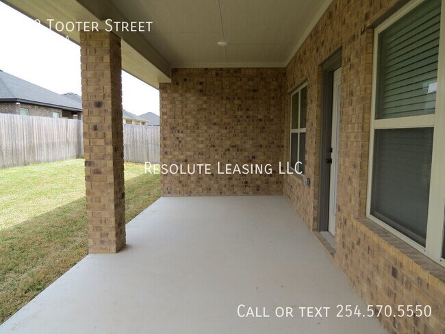 Building Photo - 519 Tooter St