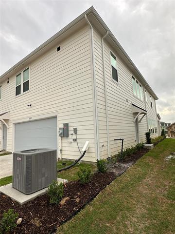 Building Photo - 8875 Stablehand Mews