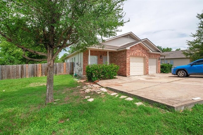 Building Photo - 2300 S Bagdad Rd