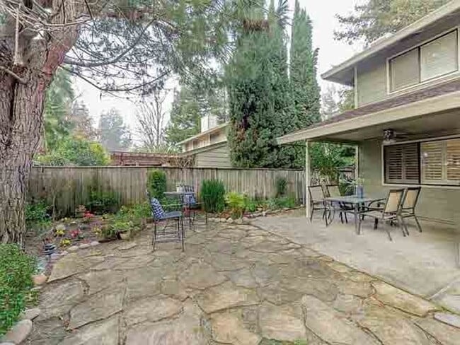 Building Photo - Gorgeous 3 Bedroom in Desired Park West Community