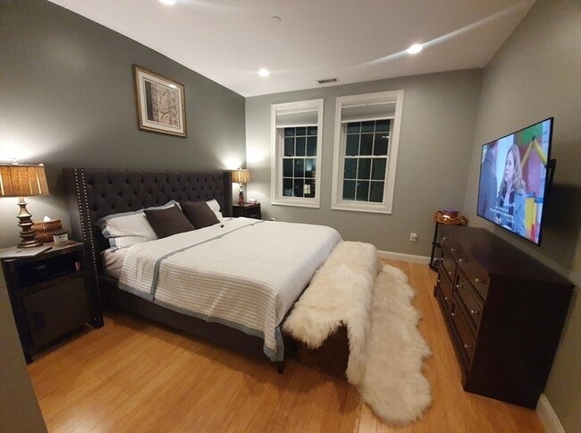 Building Photo - 30 High St