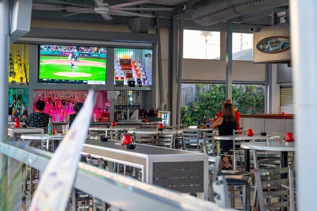 Building Photo - 6708 Sarasea Cir