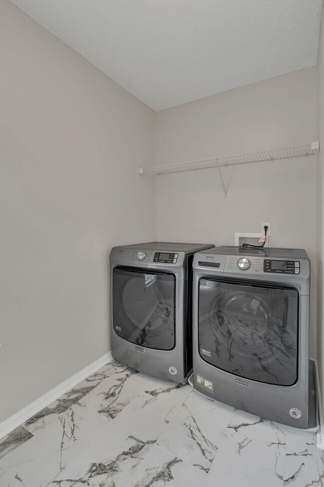 Building Photo - Beautifully Updated Home with Modern Finishes