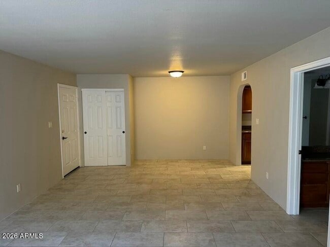 Building Photo - 8500 E Indian School Rd