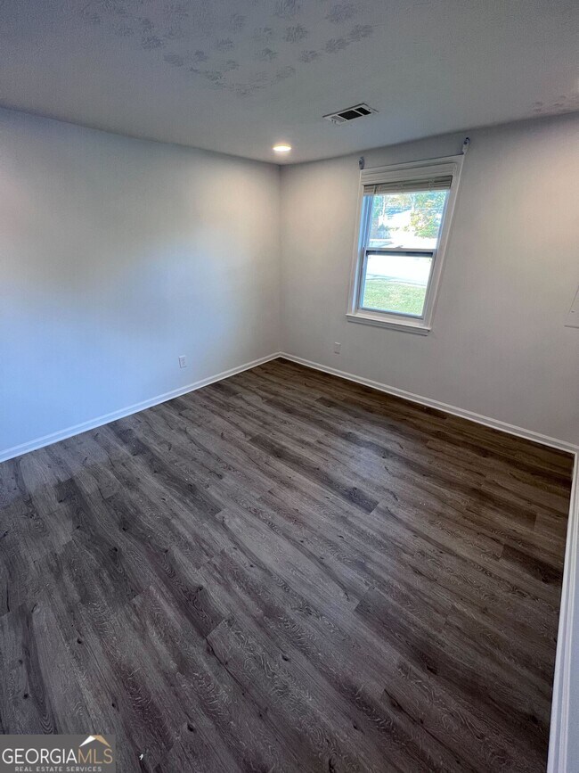 Building Photo - 405 N Park St