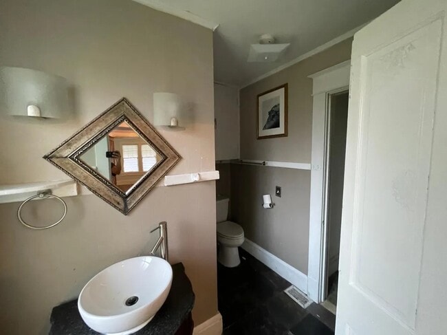 Building Photo - 602 N Palmetto Ct