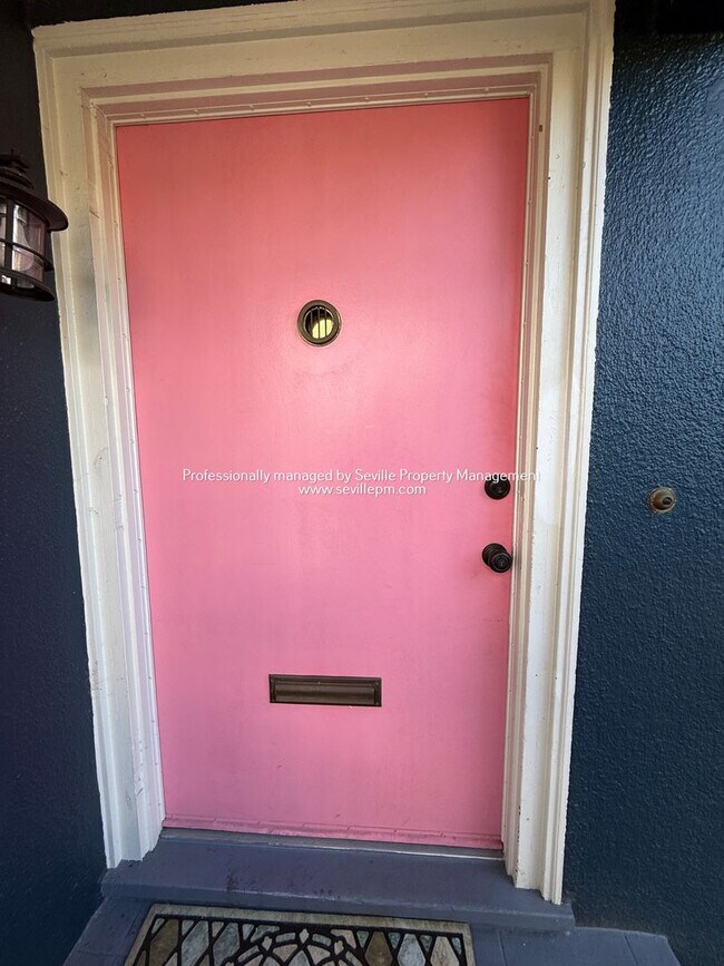 Building Photo - Charming 1920s Alameda East End  2BR+ / 1B...