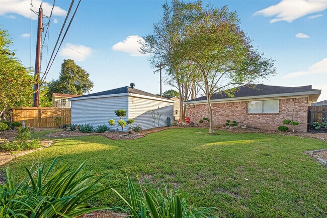 Building Photo - 11826 Oceanview St