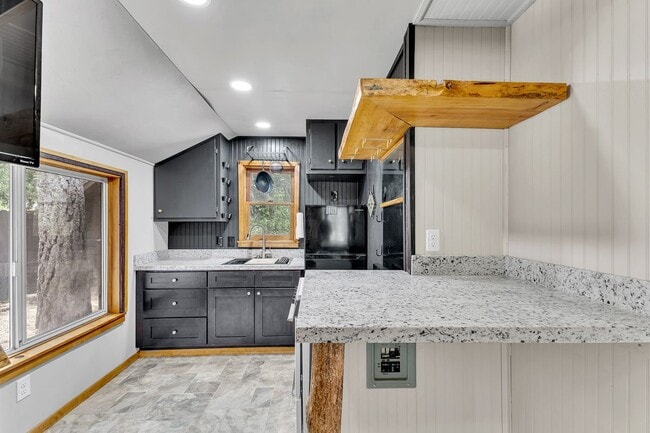 Building Photo - 54105 S Circle Dr