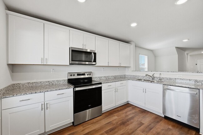 Building Photo - 553 Autumn Blaze