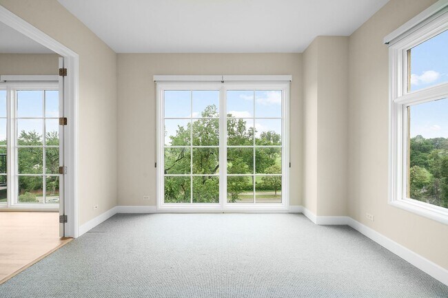 Building Photo - Updated 2BD, 2BA Condo Overlooking Denver Country Club