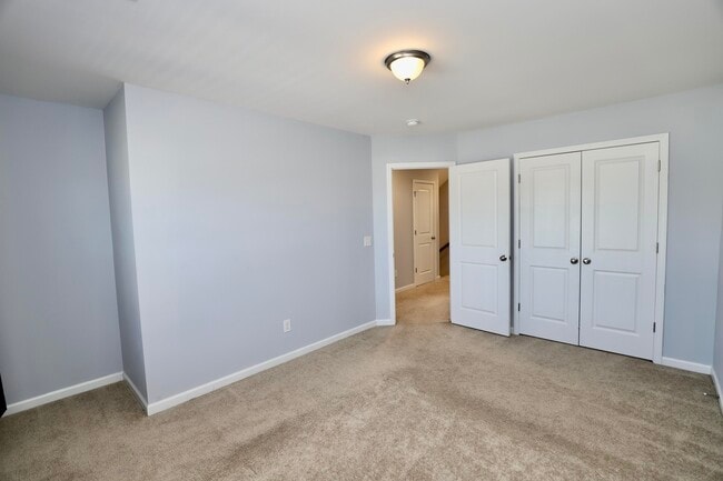 Building Photo - 1009 Providence Plantation Dr