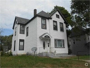 Building Photo - 616 W 14th St