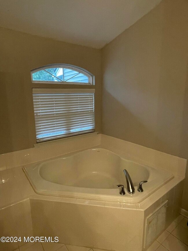 Building Photo - 86 Windward Drive