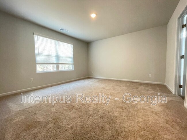 Building Photo - 693 Summerwood Ln