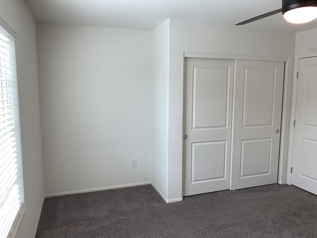 Building Photo - 4 bedroom home in Indian Springs