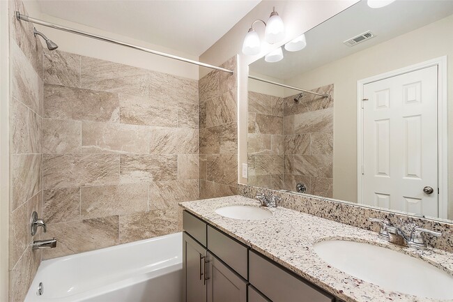 Building Photo - 17115 Wilthorne Colony Ct