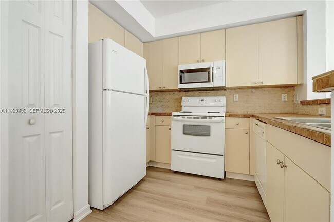 Building Photo - 11050 SW 196th St