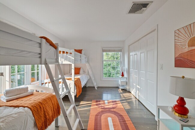 Building Photo - 321 Museum Village Rd