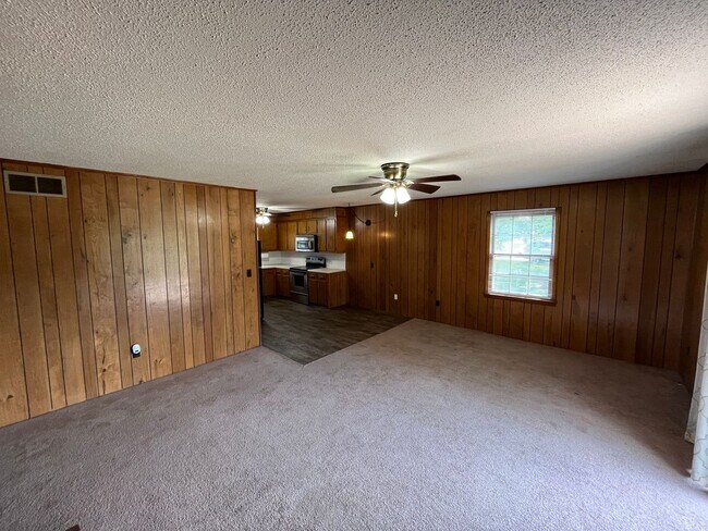 Building Photo - Spacious 4-Bedroom 3-Bathroom Brick Home in Arcadia Area